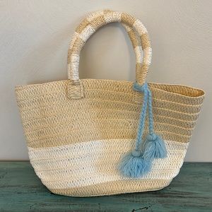 Woven straw hand bag with Pom Pom